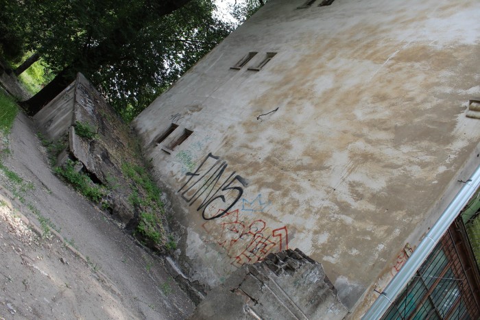 город